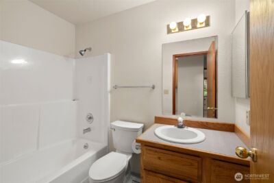 7983 NE Walden Lane , Bainbridge Island, WA 98110 - Photo 16