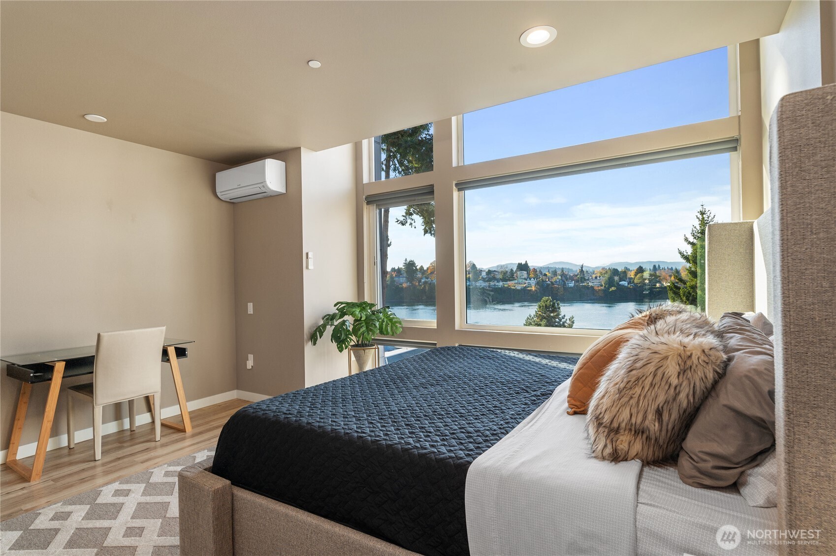 1157 Wheaton Way , Bremerton, WA 98310