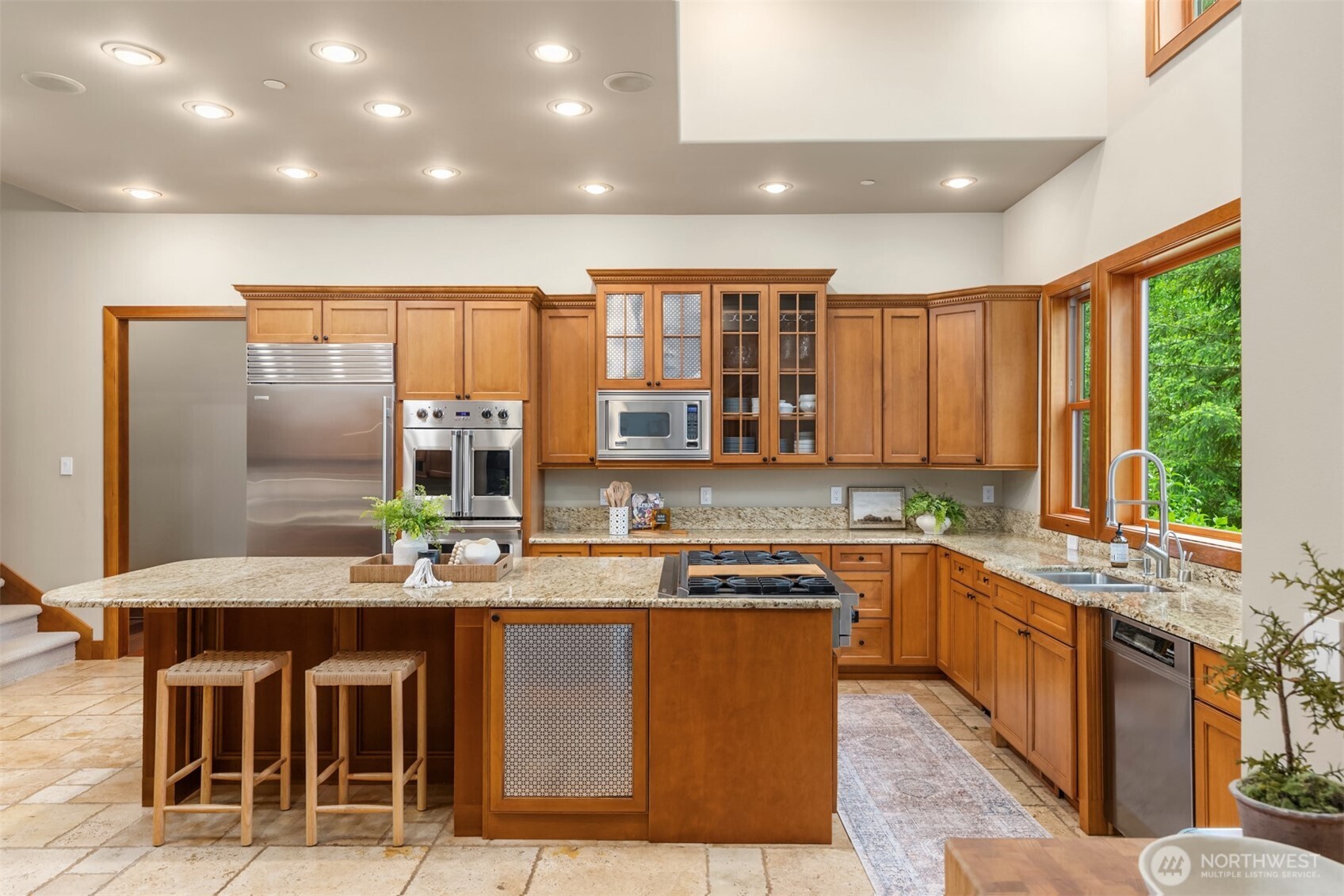 5976 NE Whitmore Way , Bainbridge Island, WA 98110