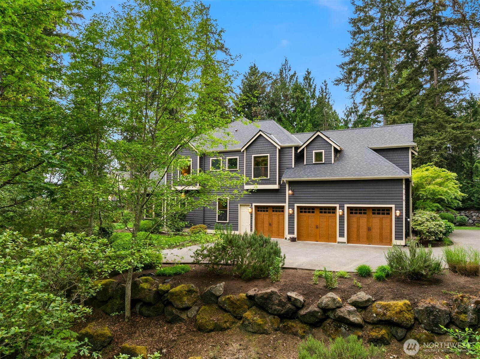 5976 NE Whitmore Way , Bainbridge Island, WA 98110