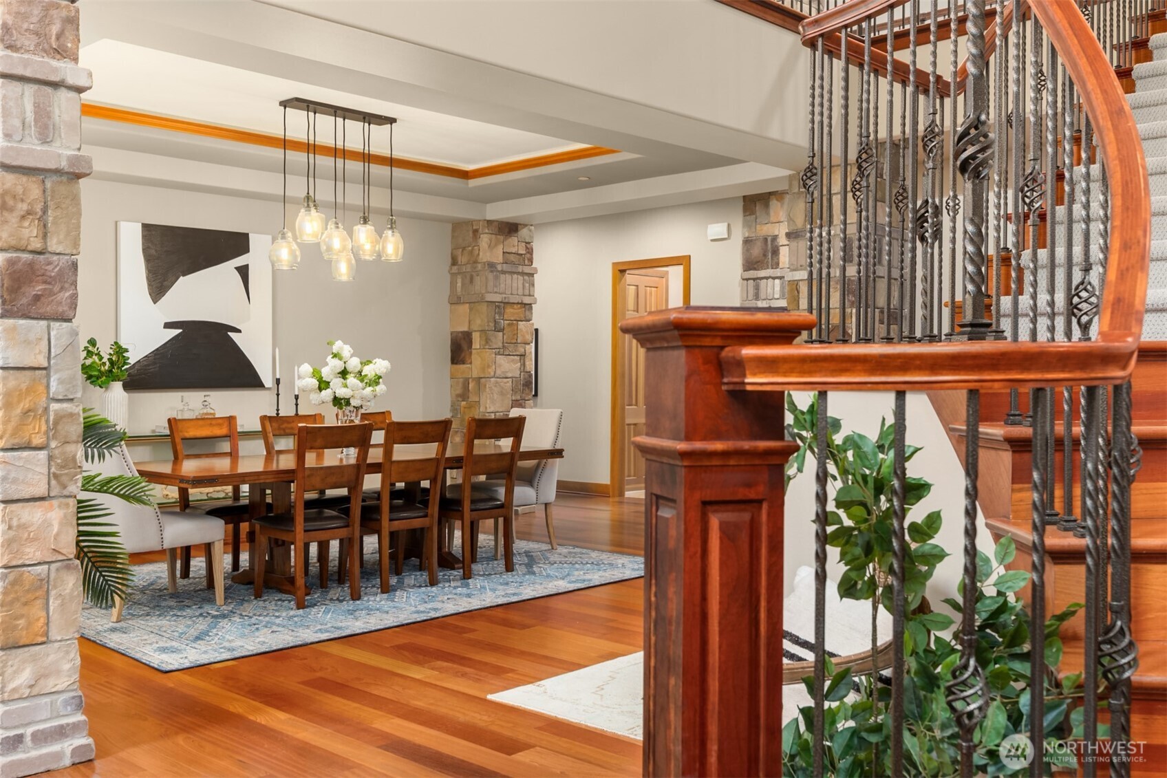 5976 NE Whitmore Way , Bainbridge Island, WA 98110
