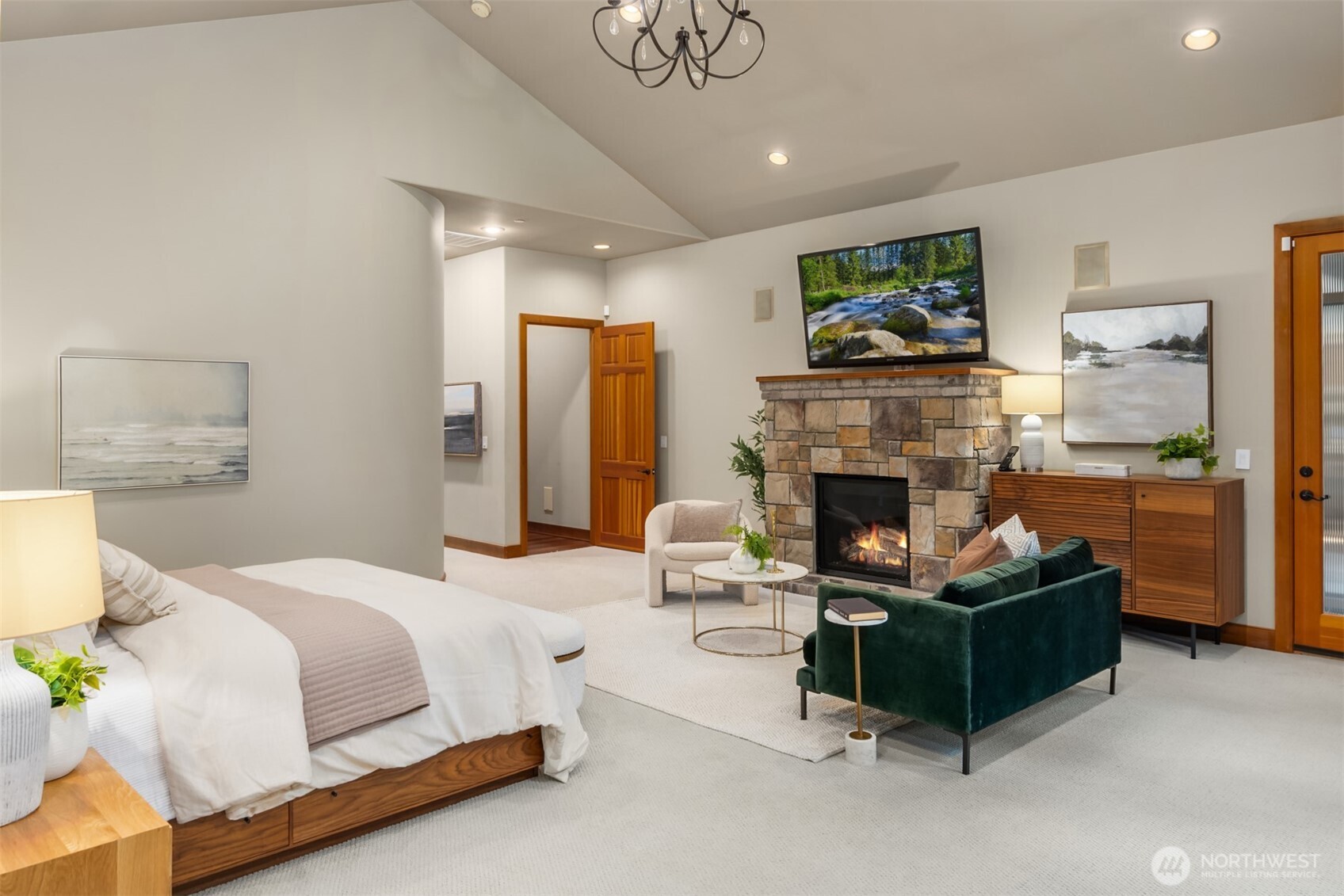 5976 NE Whitmore Way , Bainbridge Island, WA 98110
