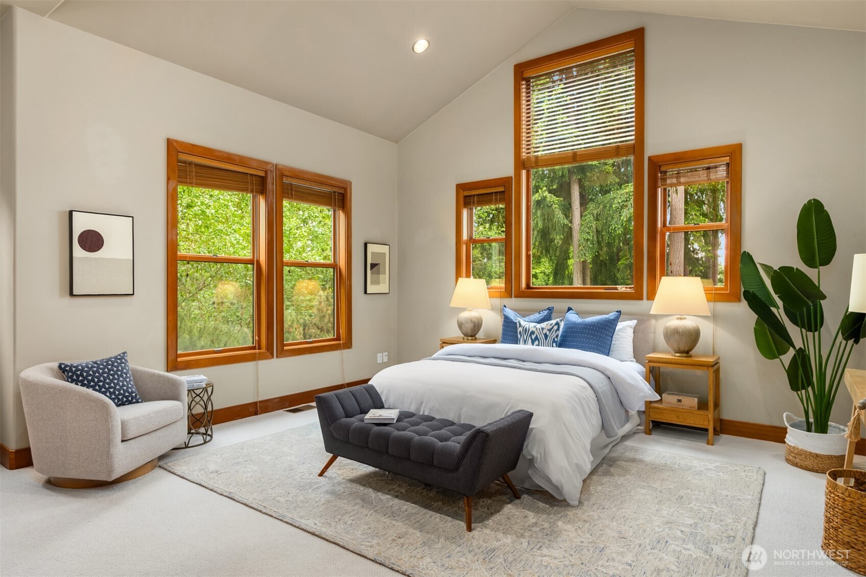 5976 NE Whitmore Way , Bainbridge Island, WA 98110