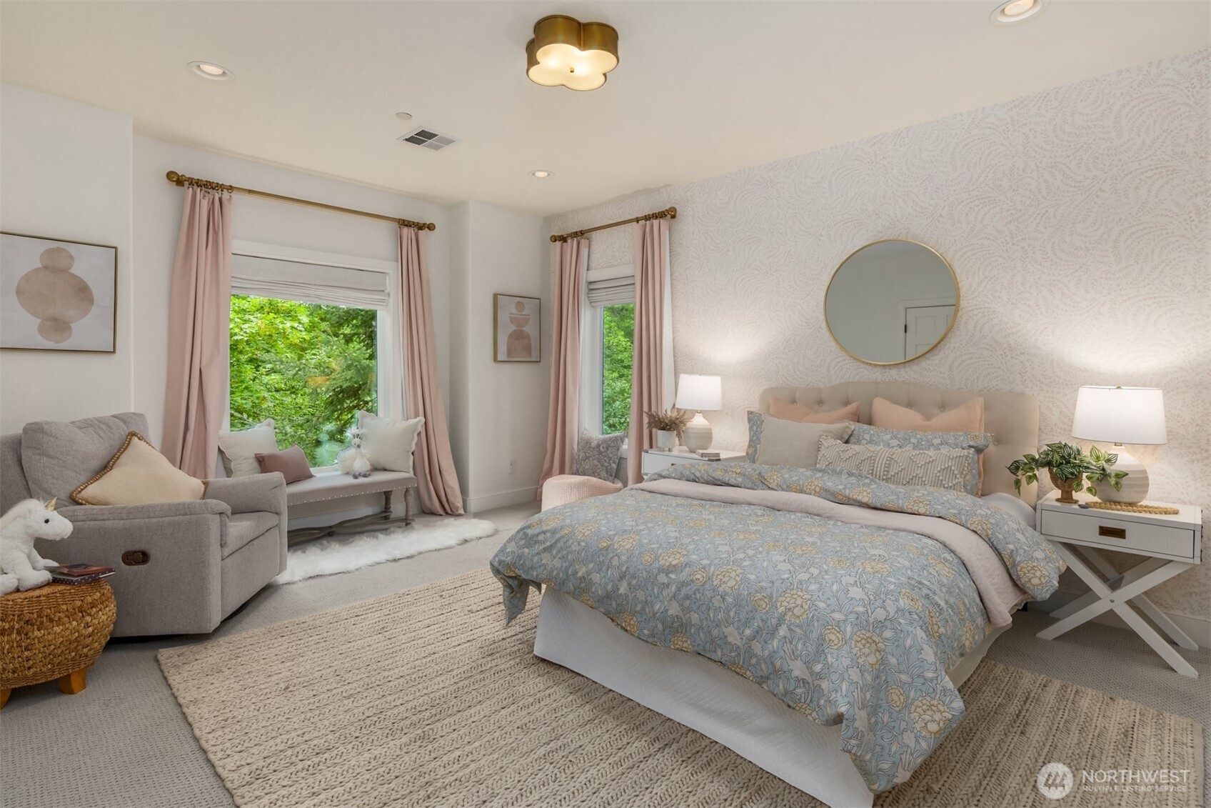 5976 NE Whitmore Way , Bainbridge Island, WA 98110