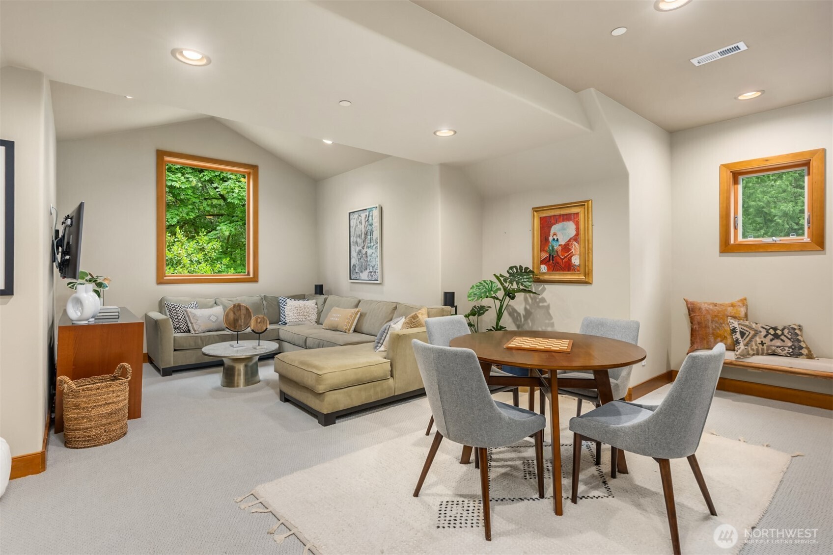 5976 NE Whitmore Way , Bainbridge Island, WA 98110