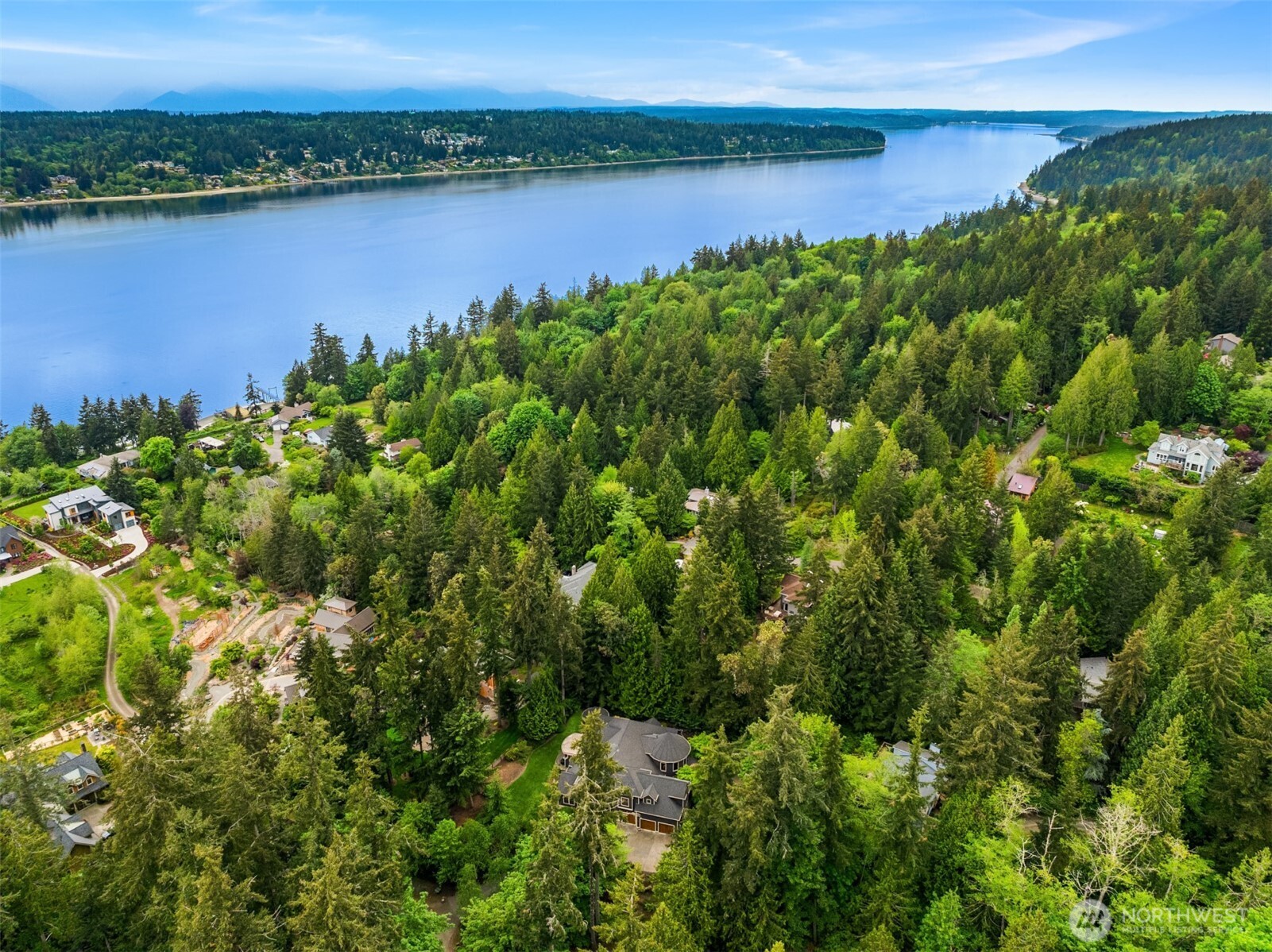 5976 NE Whitmore Way , Bainbridge Island, WA 98110