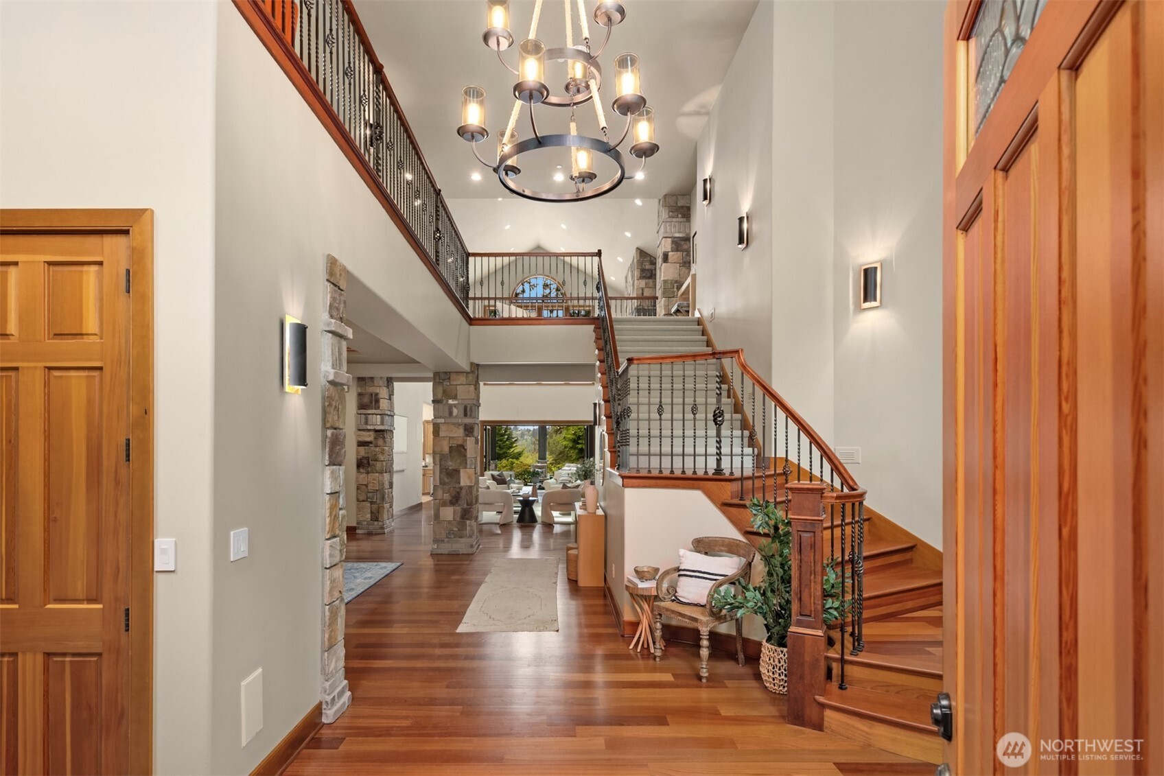 5976 NE Whitmore Way , Bainbridge Island, WA 98110