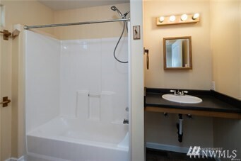 6461 NE 181st Street , Kenmore, WA 98028
