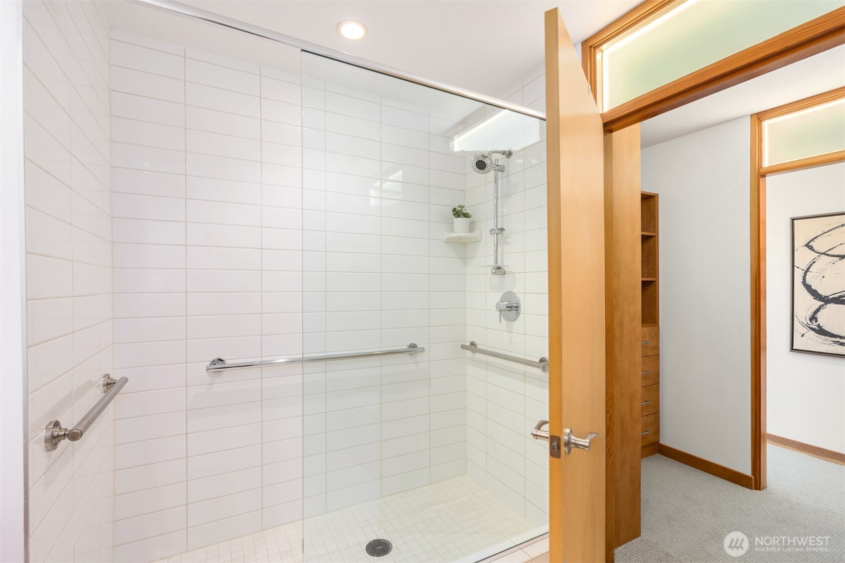 221 Wyatt Way NW #A104, Bainbridge Island, WA 98110