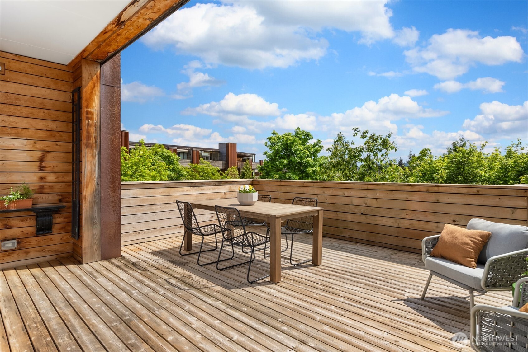 221 Wyatt Way NW #A104, Bainbridge Island, WA 98110