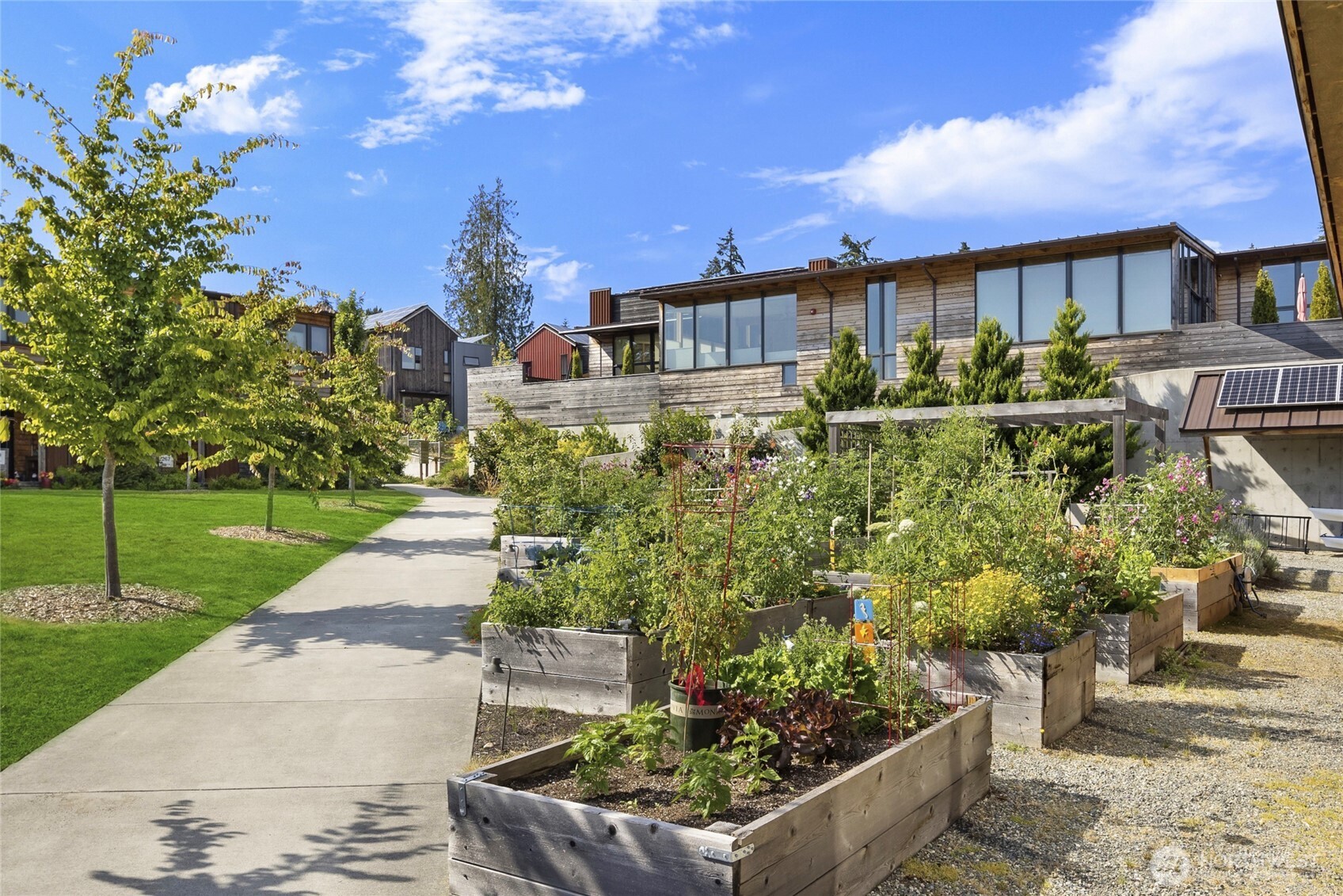 221 Wyatt Way NW #A104, Bainbridge Island, WA 98110
