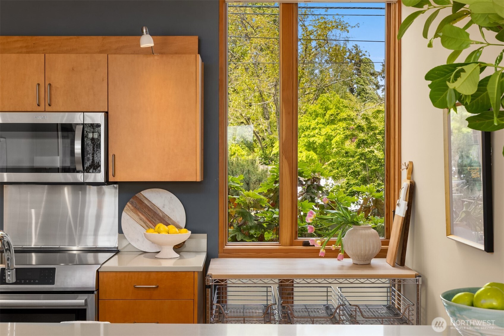 221 Wyatt Way NW #A104, Bainbridge Island, WA 98110
