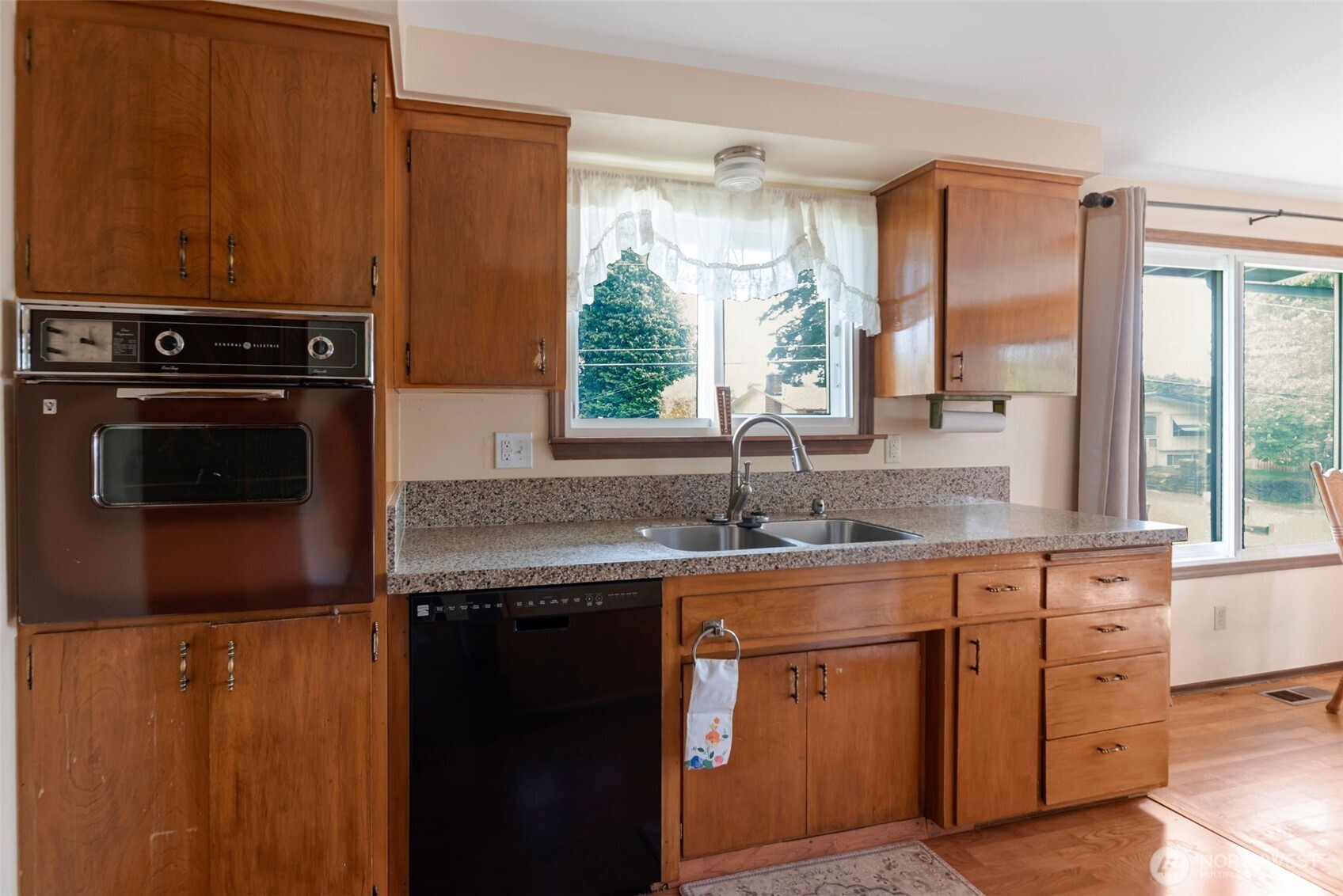 26635 18 Place S, Des Moines, WA 98198-9212