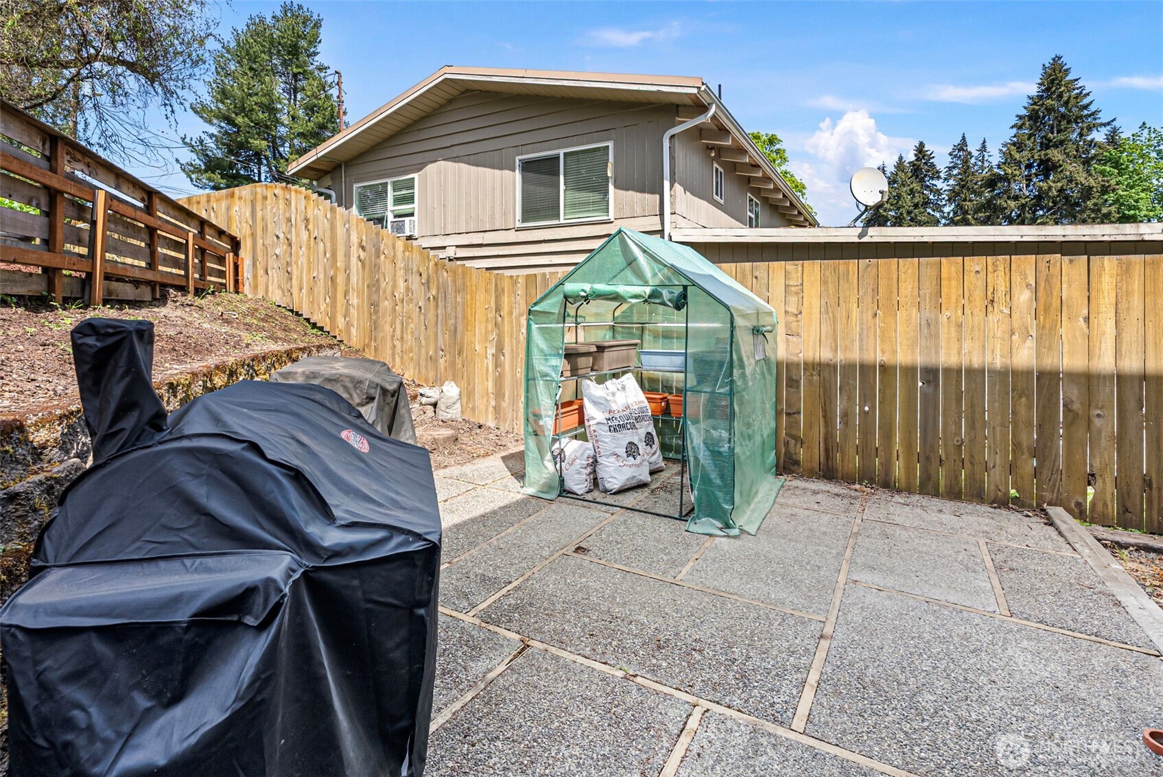 405 South Street , Port Orchard, WA 98366