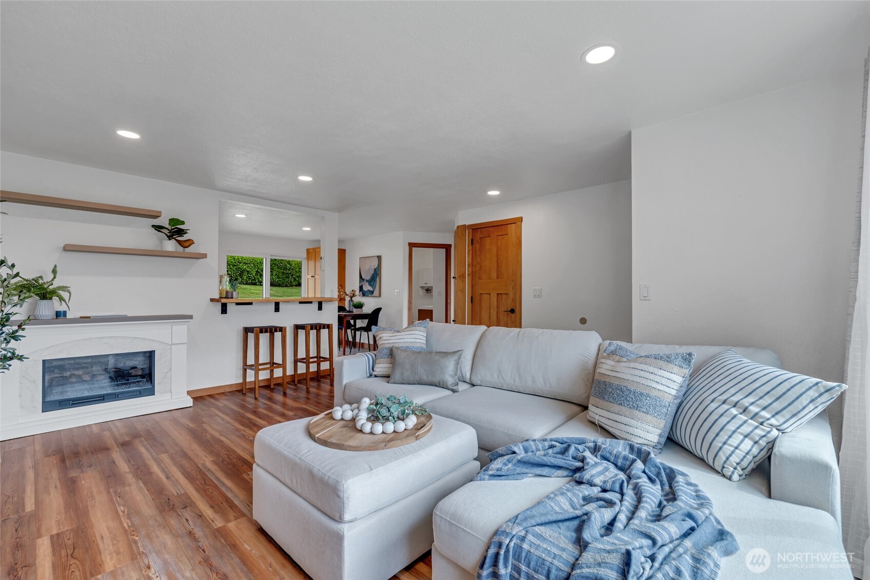 18610 10th Ave NE , Poulsbo, WA 98370