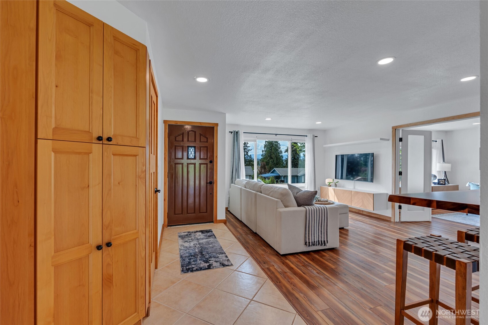 18610 10th Ave NE , Poulsbo, WA 98370