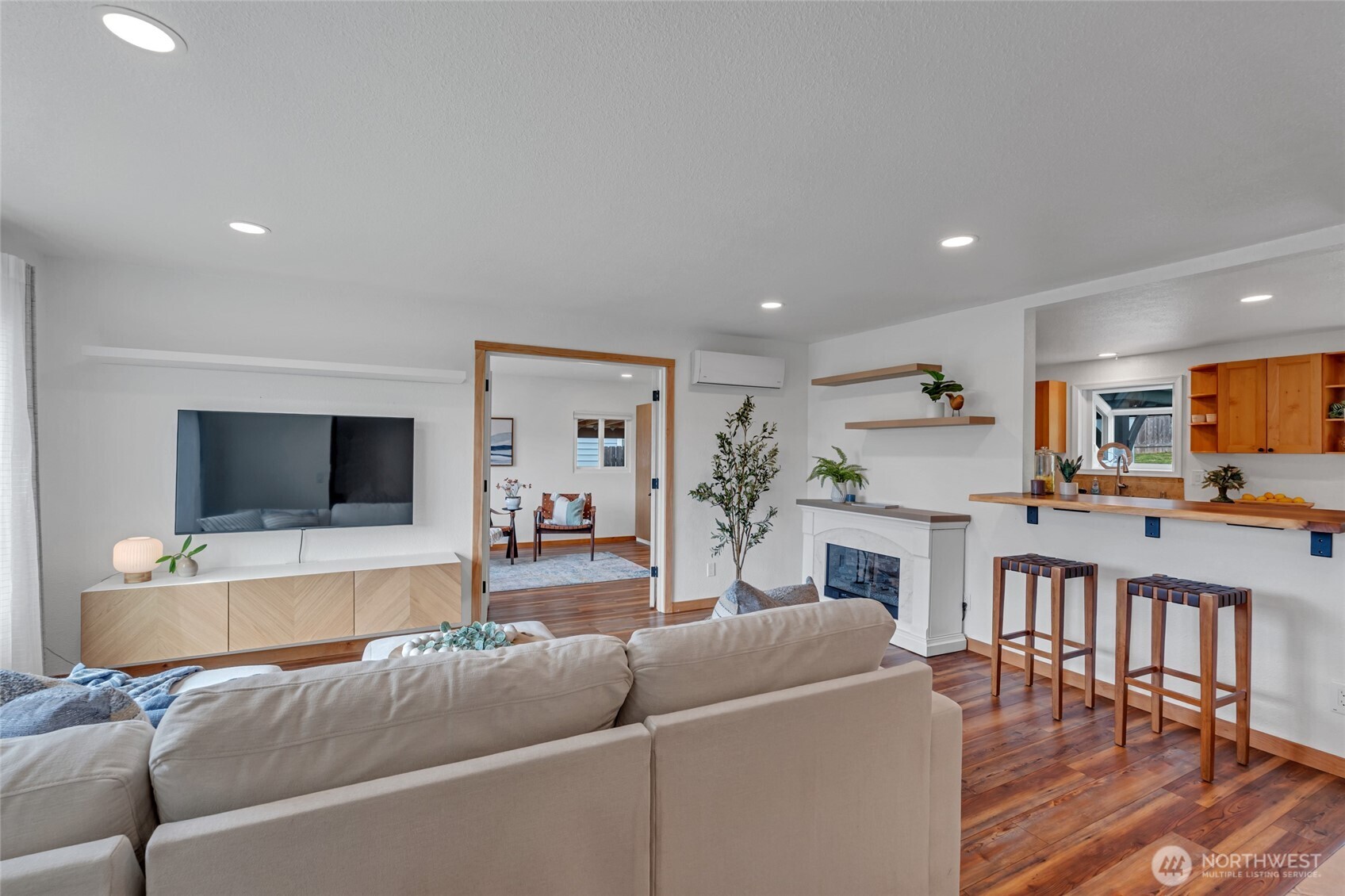 18610 10th Ave NE , Poulsbo, WA 98370