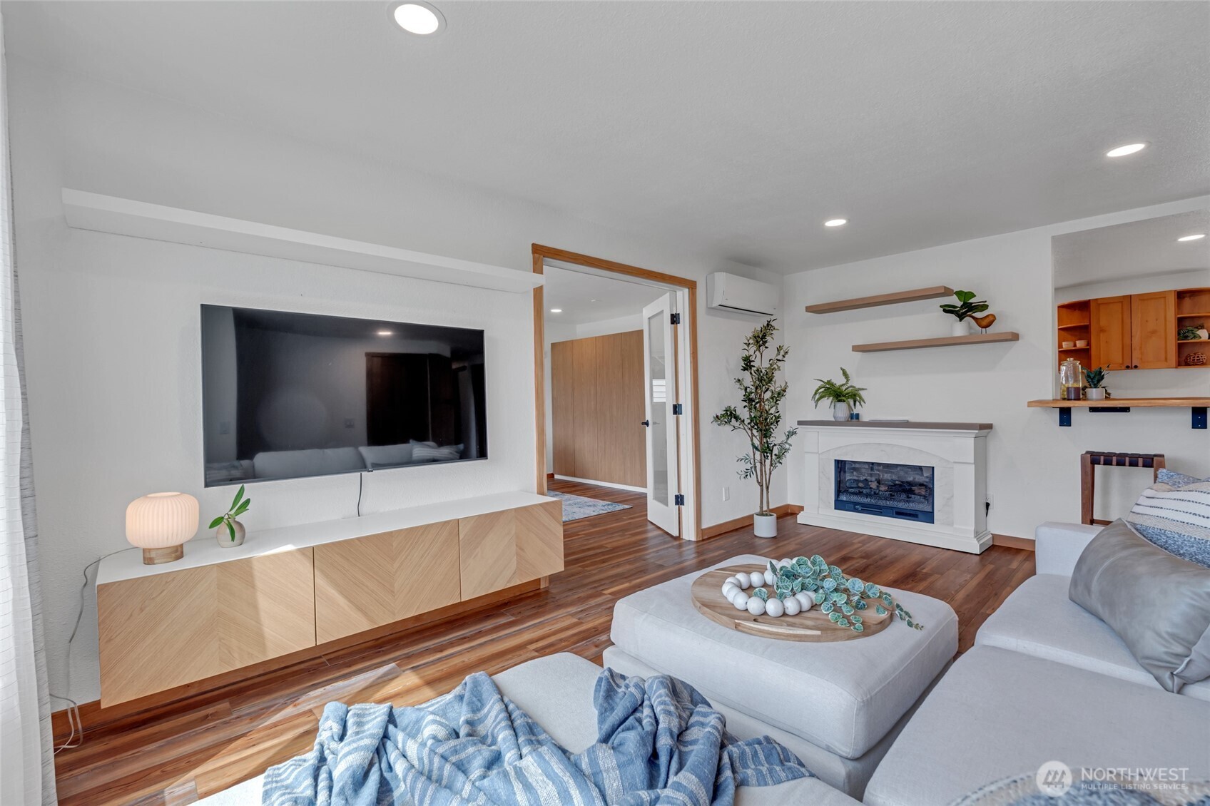 18610 10th Ave NE , Poulsbo, WA 98370