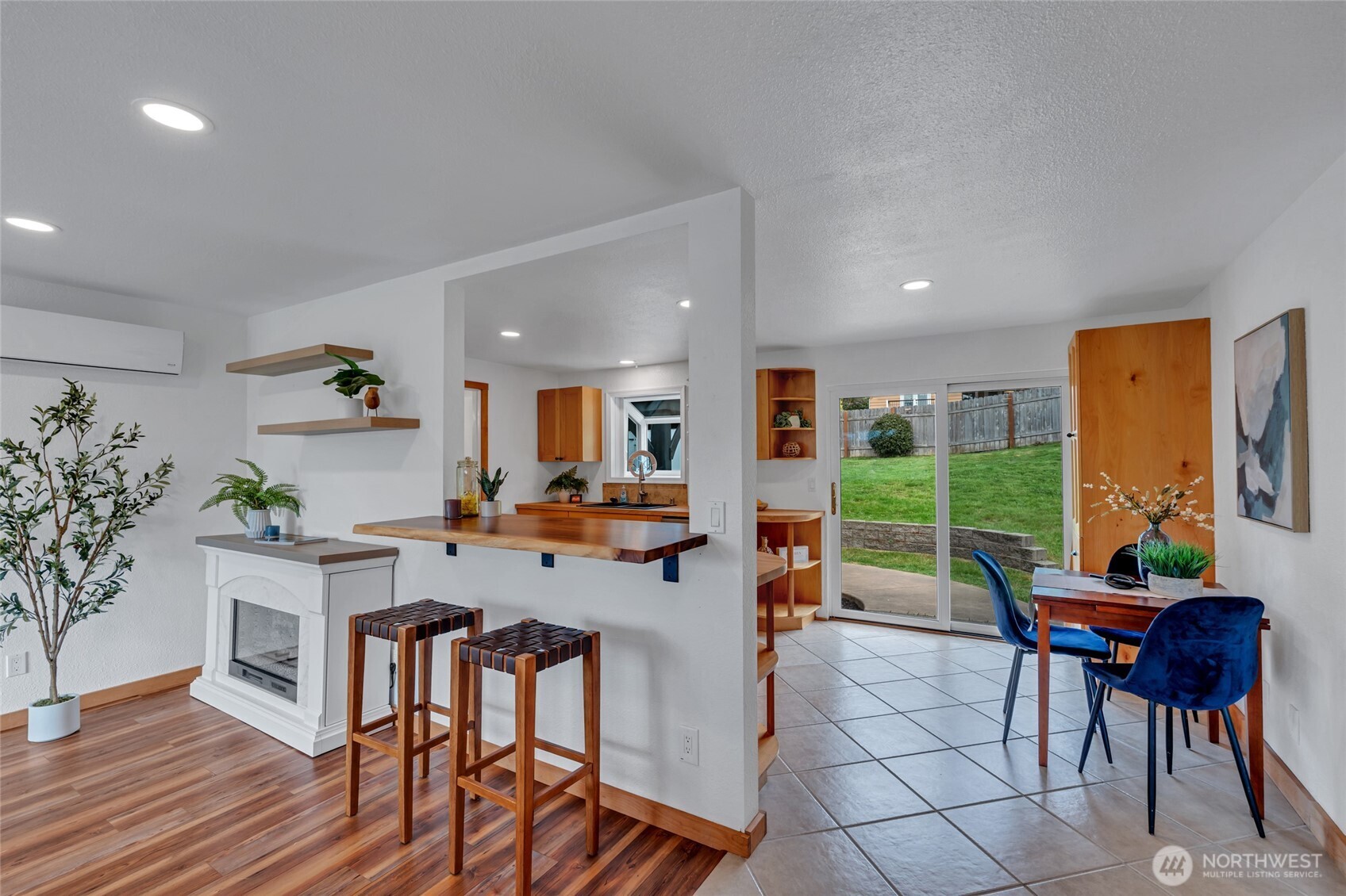 18610 10th Ave NE , Poulsbo, WA 98370