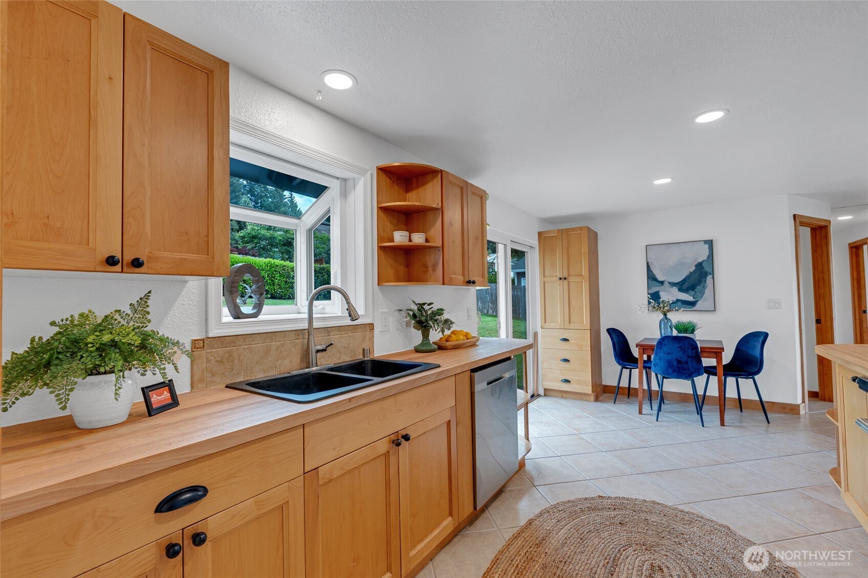 18610 10th Ave NE , Poulsbo, WA 98370