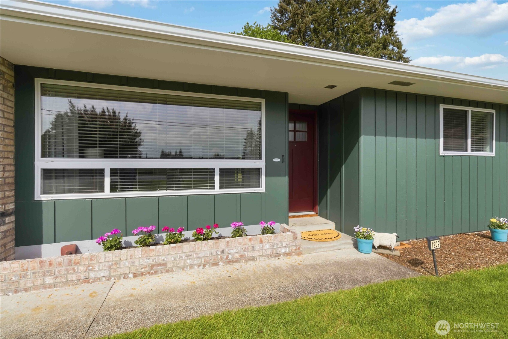 1209 Fieldcrest Avenue , Centralia, WA 98531