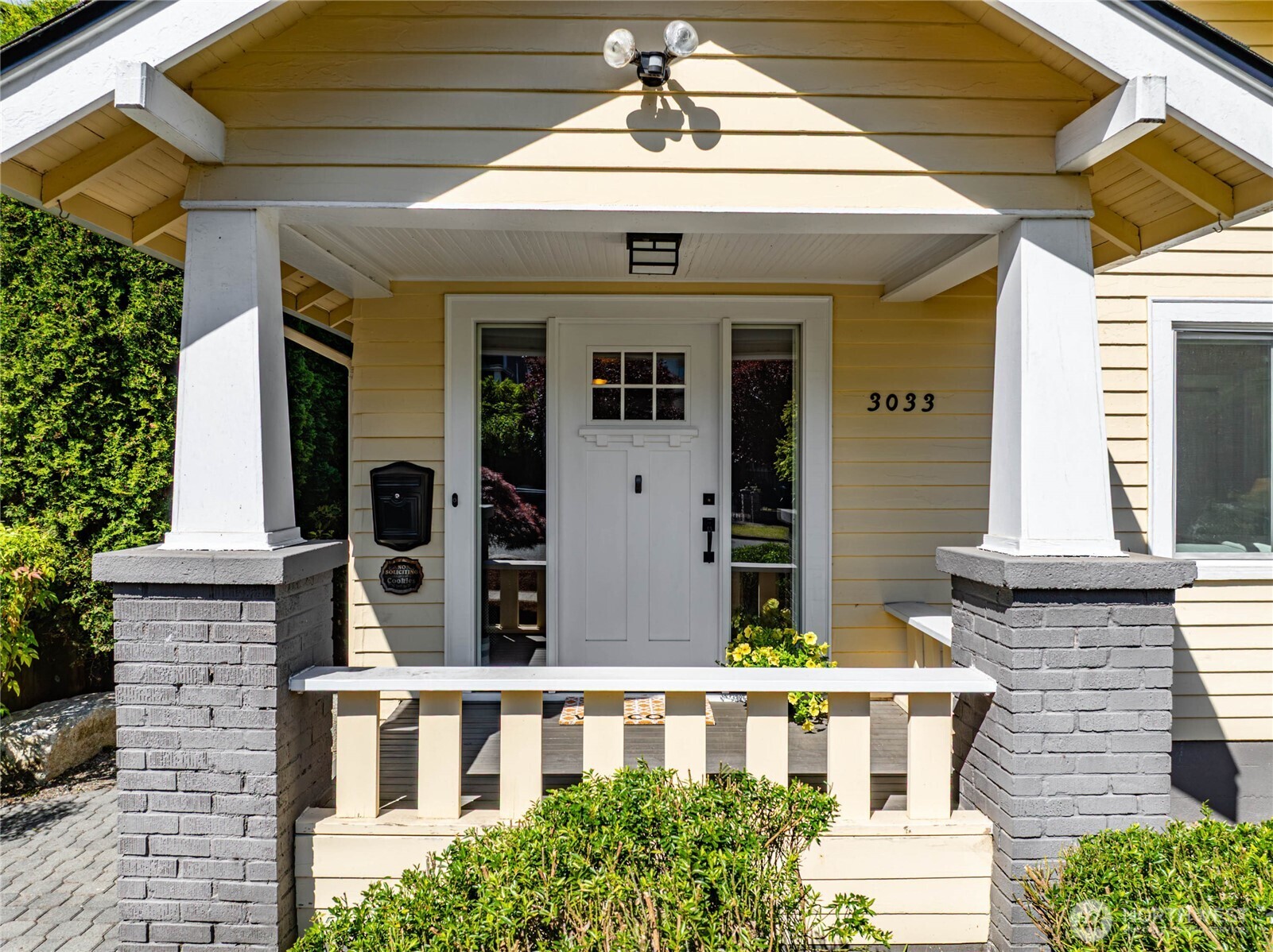 3033 44th Avenue SW, Seattle, WA 98116