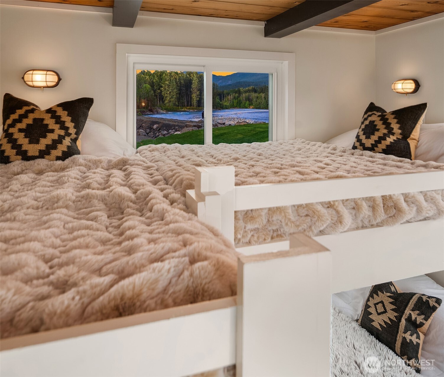 132 Slalom Way , Packwood, WA 98361