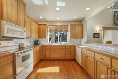 9105 Vancouver Drive NE, Lacey, WA 98516 - Photo 15