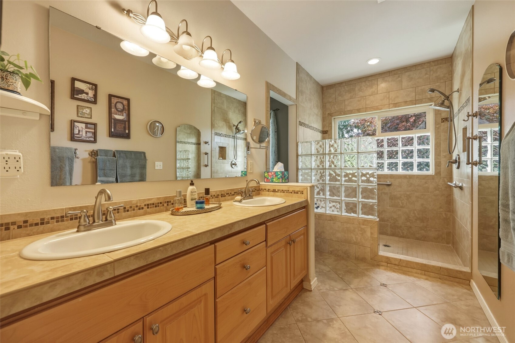9105 Vancouver Drive NE, Lacey, WA 98516