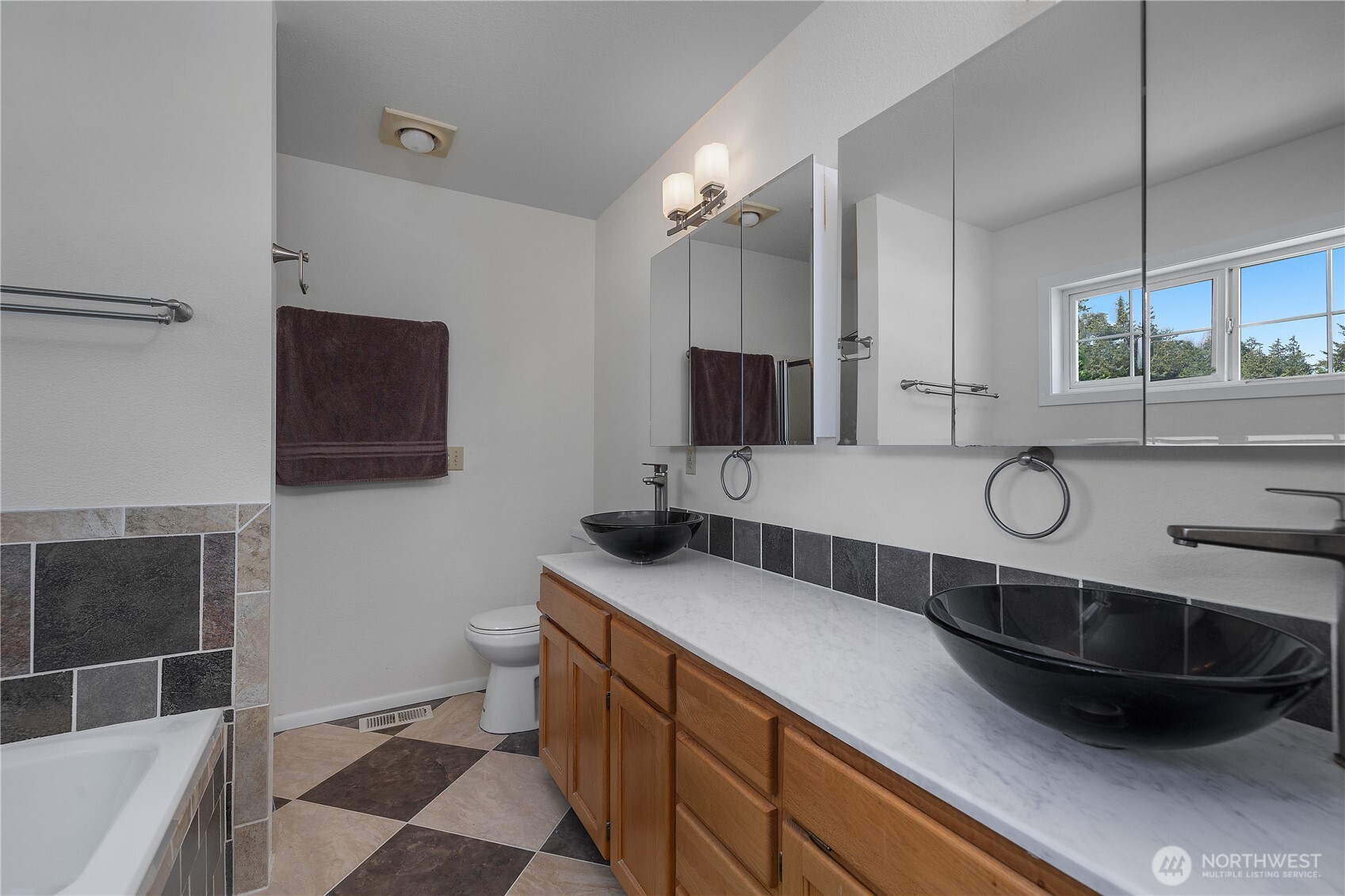 20711 1st Avenue E, Spanaway, WA 98387