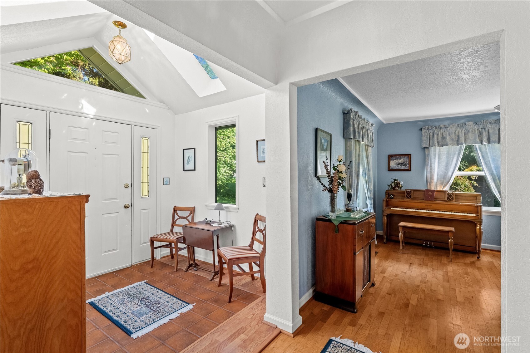1706 S Sunset Drive , Tacoma, WA 98465-1239