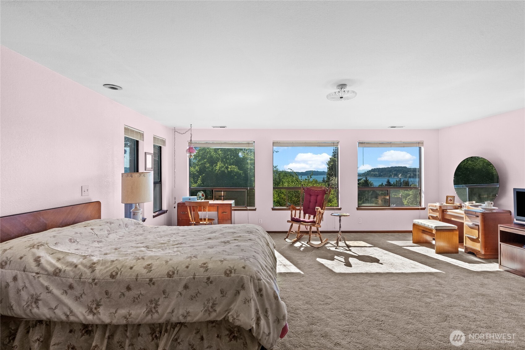 1706 S Sunset Drive , Tacoma, WA 98465-1239