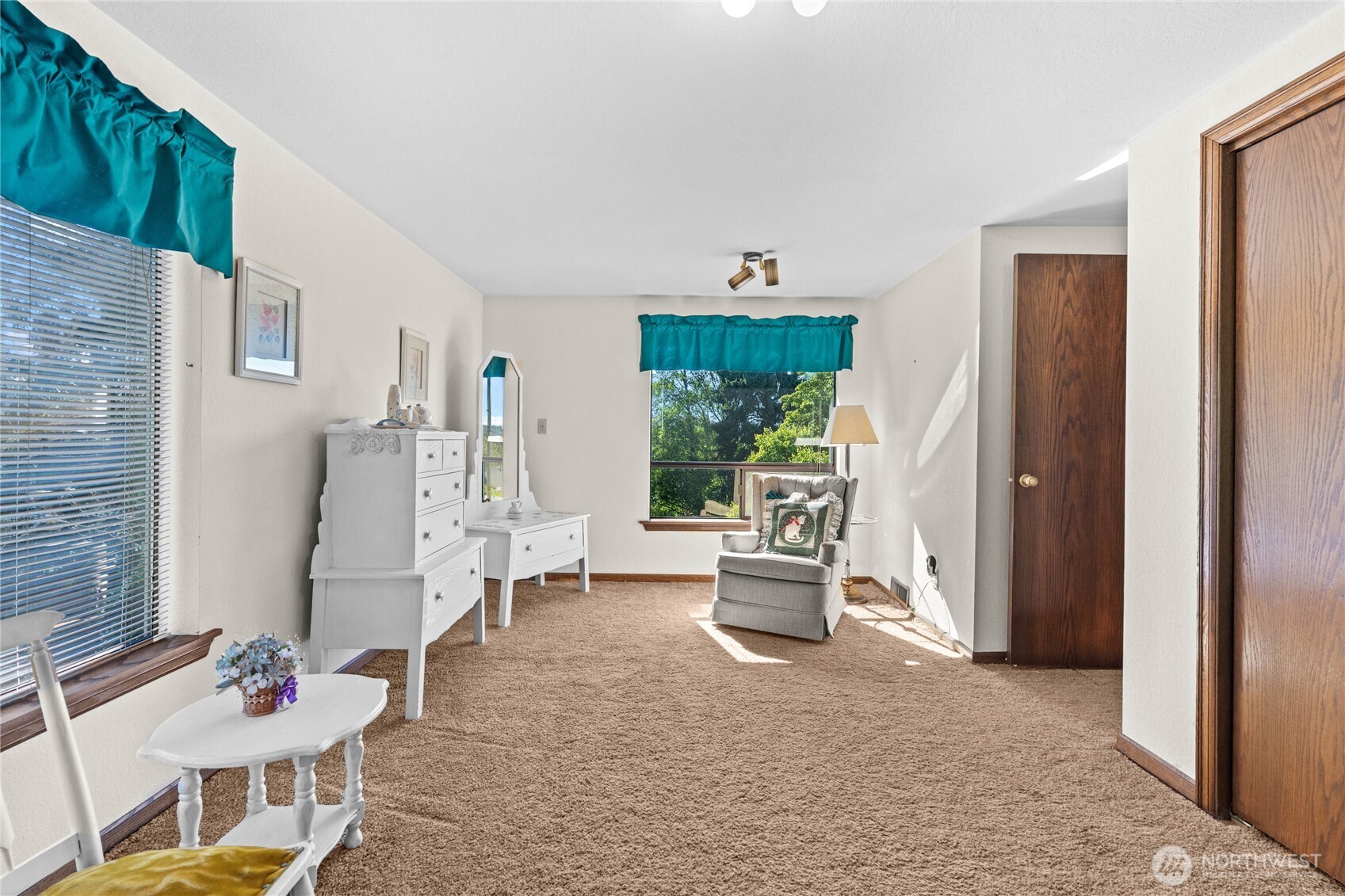 1706 S Sunset Drive , Tacoma, WA 98465-1239