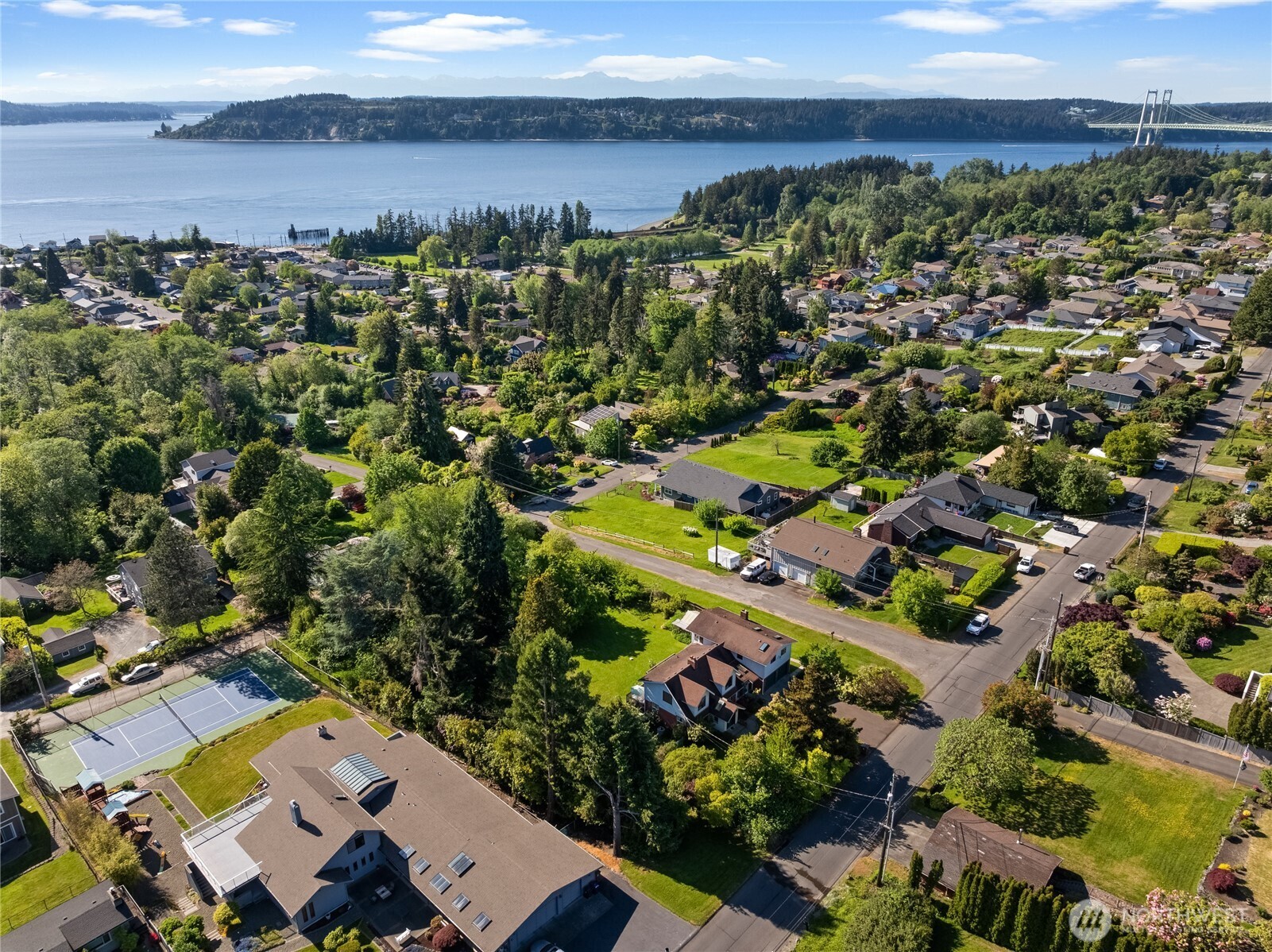 1706 S Sunset Drive , Tacoma, WA 98465-1239