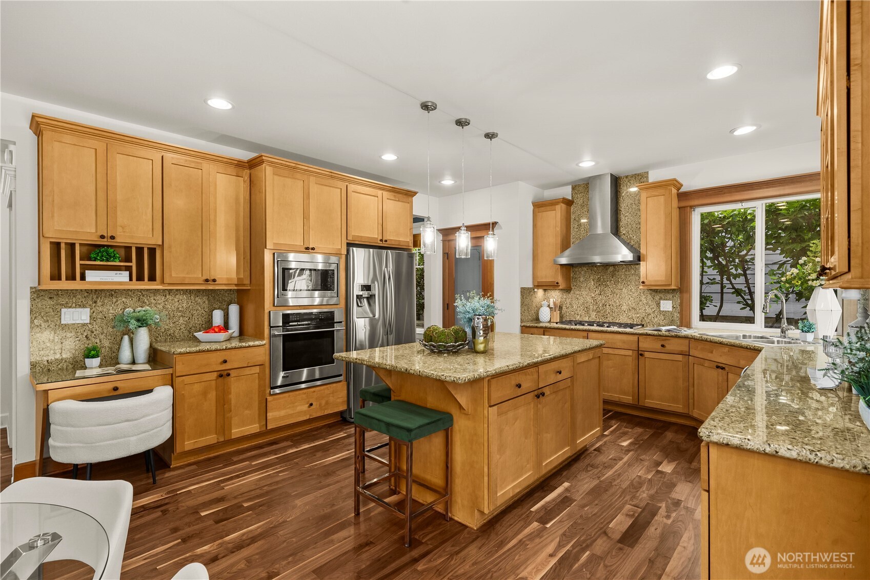 2415 NE Daphne , Issaquah, WA 98029