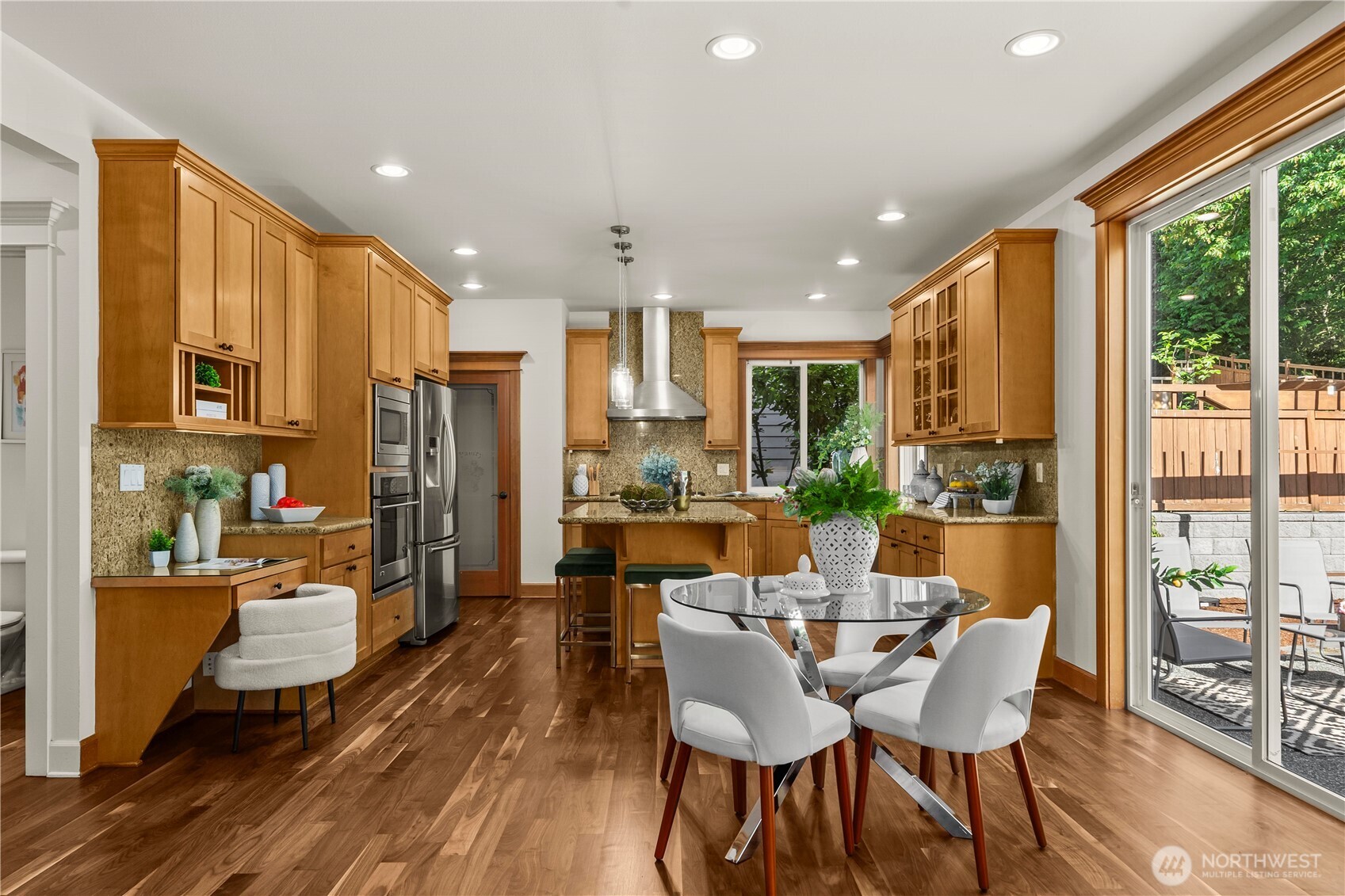 2415 NE Daphne , Issaquah, WA 98029