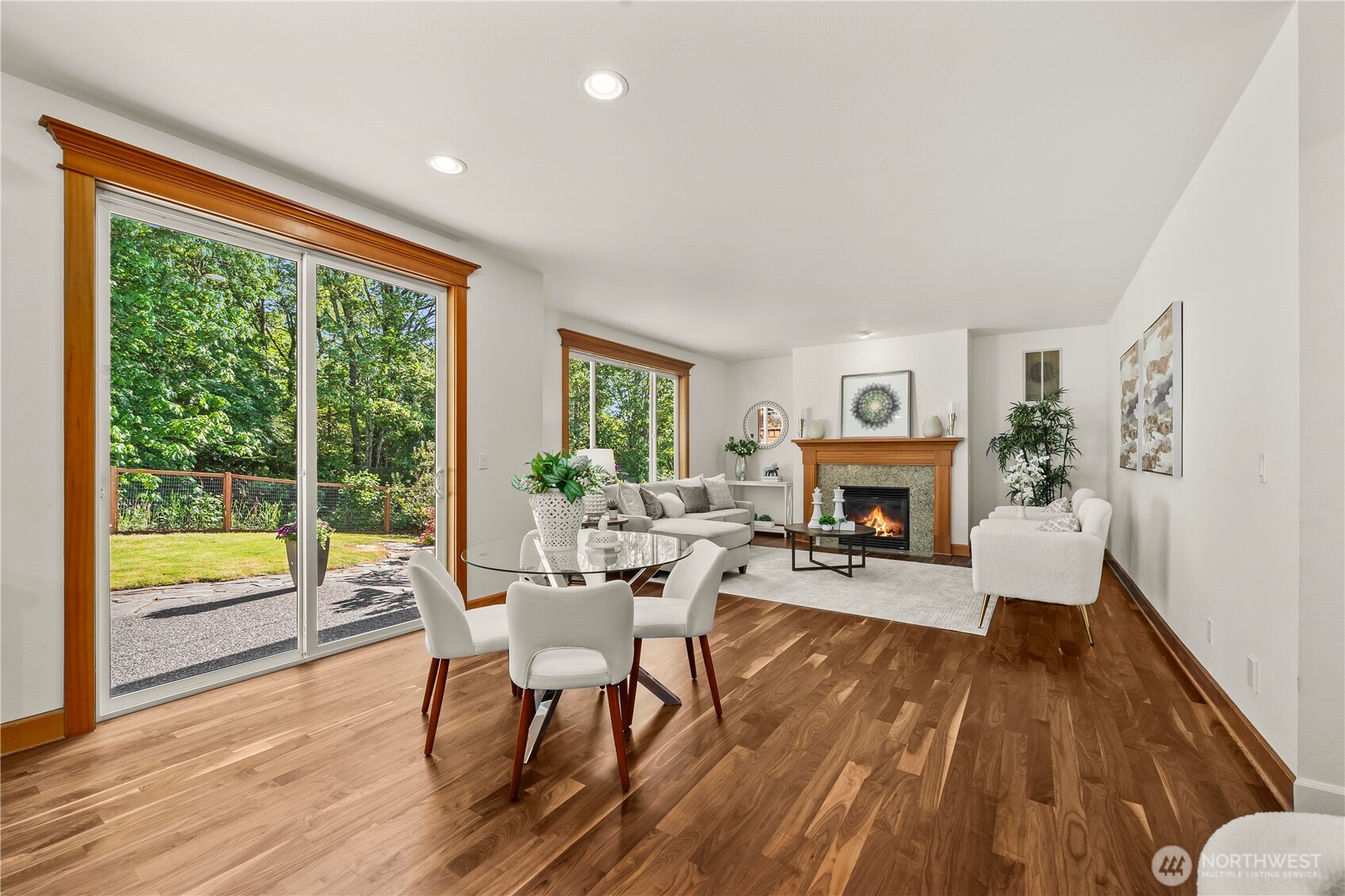 2415 NE Daphne , Issaquah, WA 98029