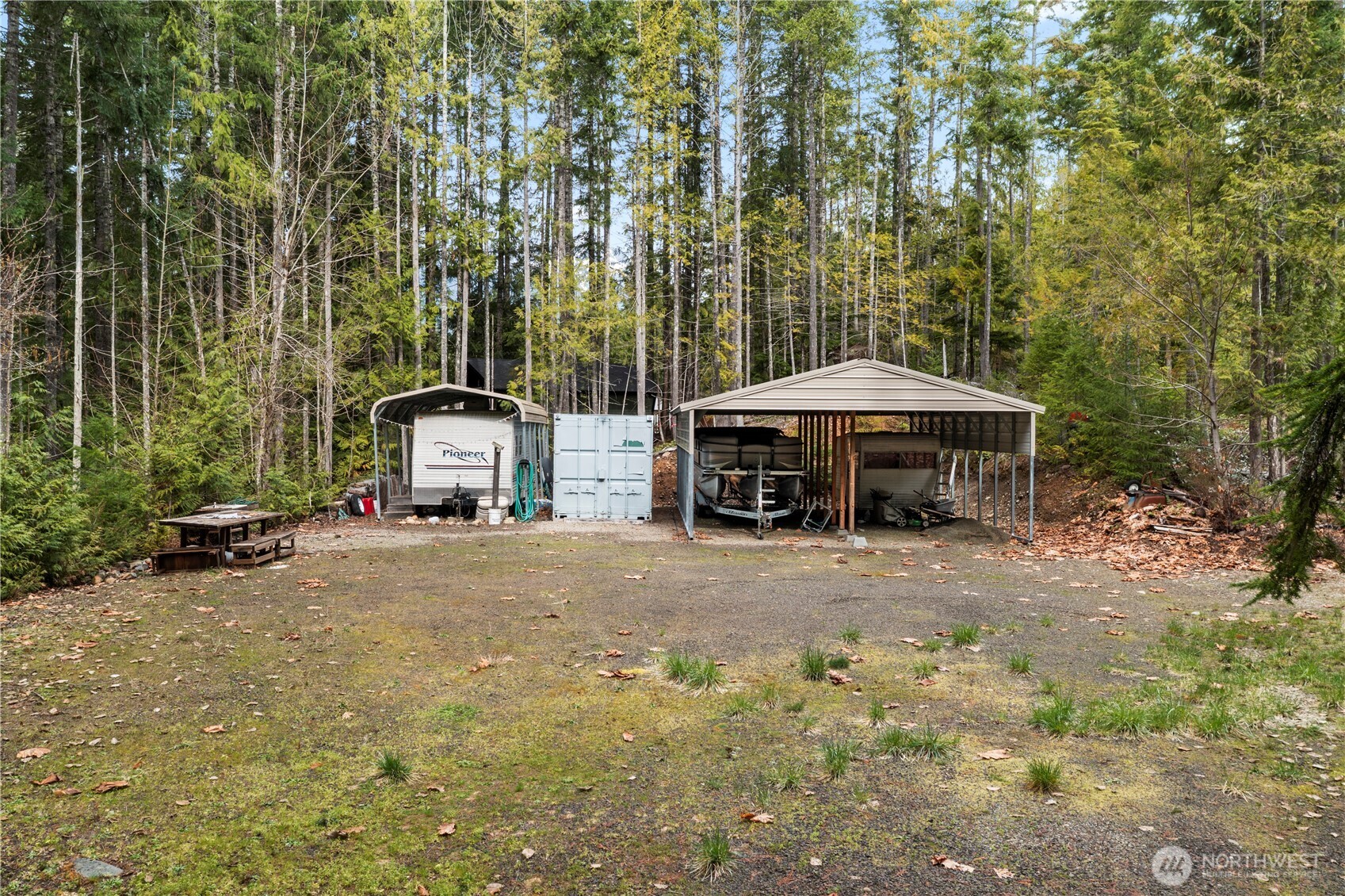 61 N Dow Court , Hoodsport, WA 98548