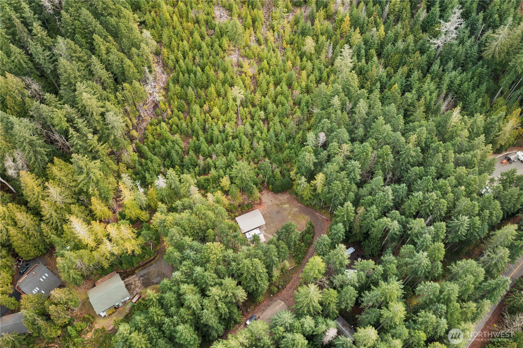 61 N Dow Court , Hoodsport, WA 98548
