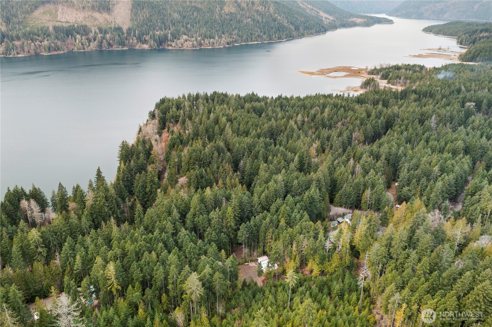 61 N Dow Court , Hoodsport, WA 98548