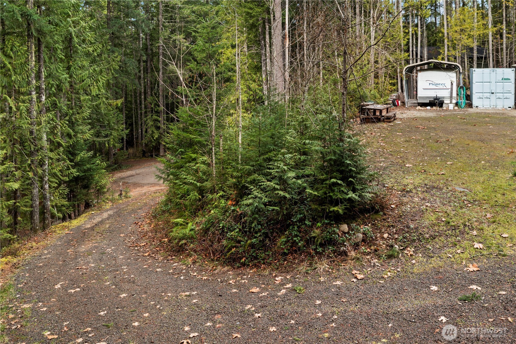 61 N Dow Court , Hoodsport, WA 98548