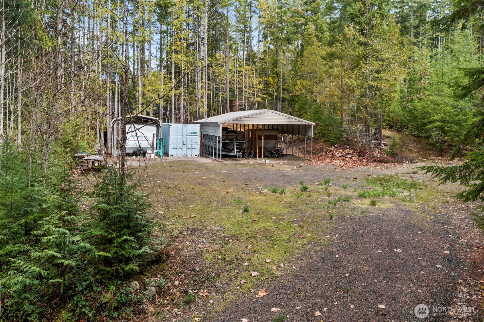 61 N Dow Court , Hoodsport, WA 98548