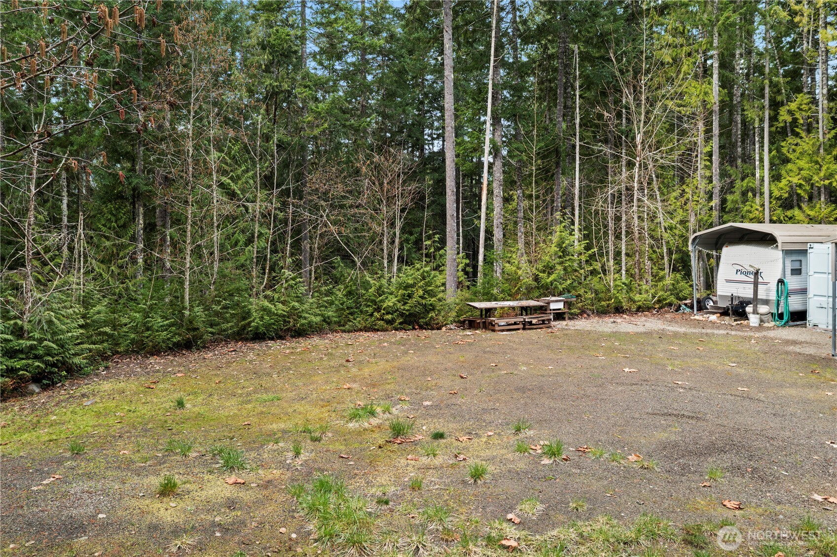61 N Dow Court , Hoodsport, WA 98548