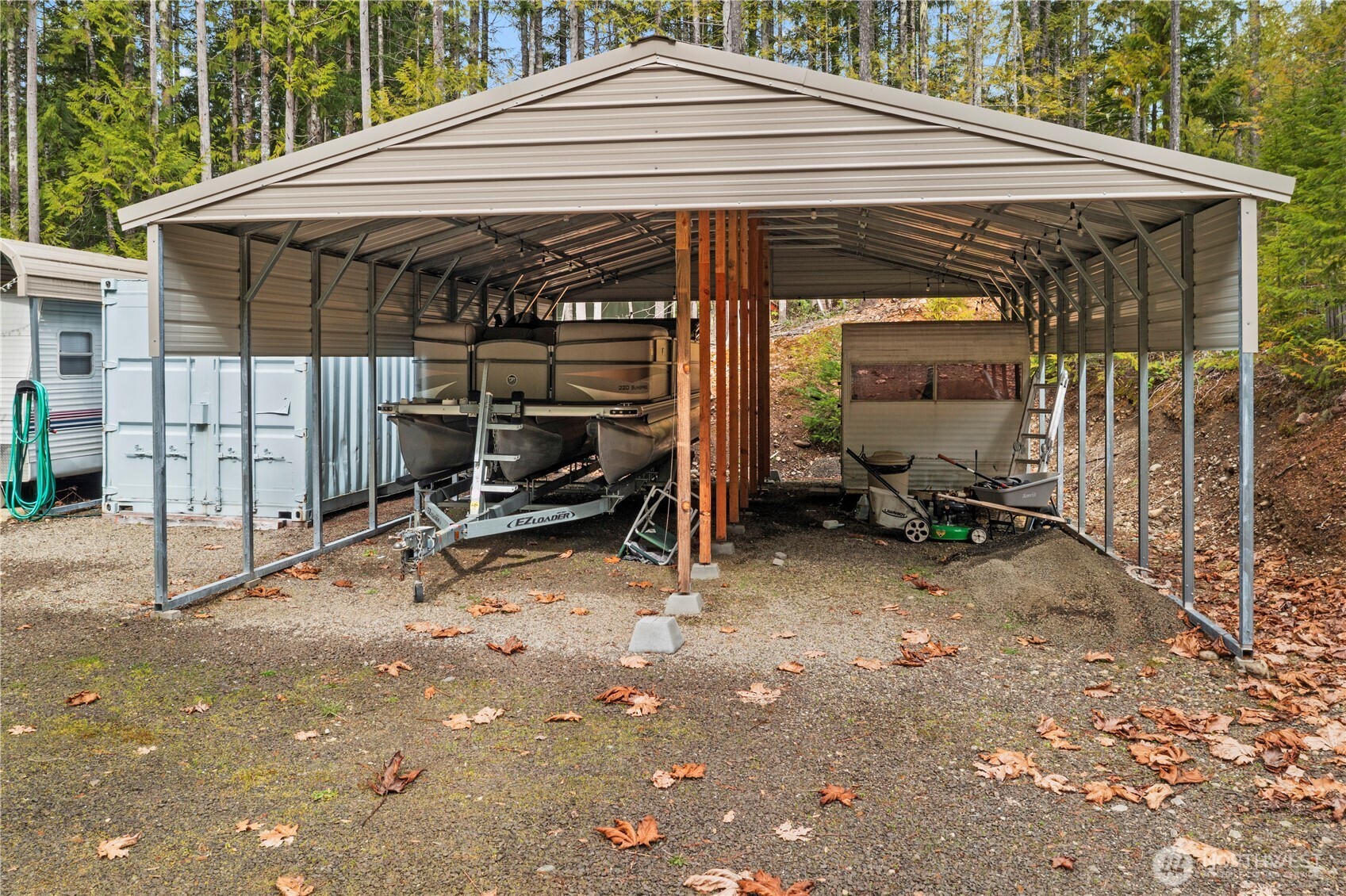 61 N Dow Court , Hoodsport, WA 98548