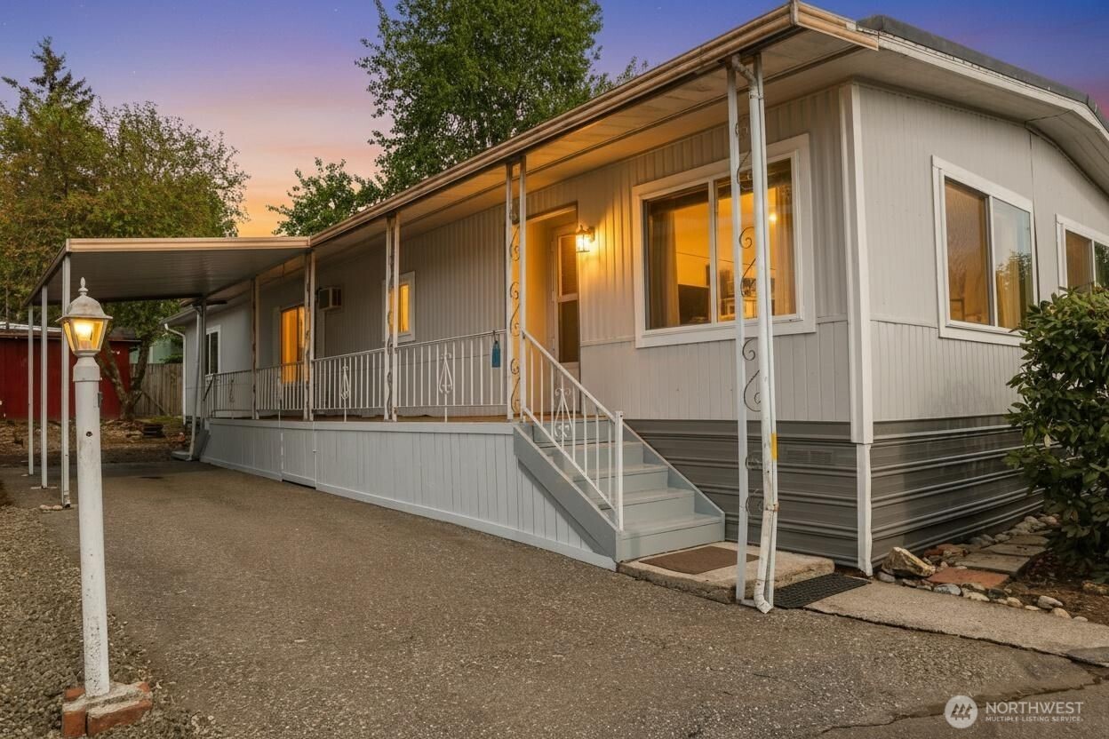7301 NE 175th Street #215, Kenmore, WA 98028