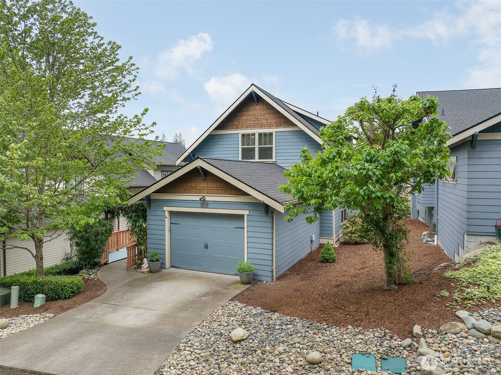 1723 Bungalow Way NE, Poulsbo, WA 98370