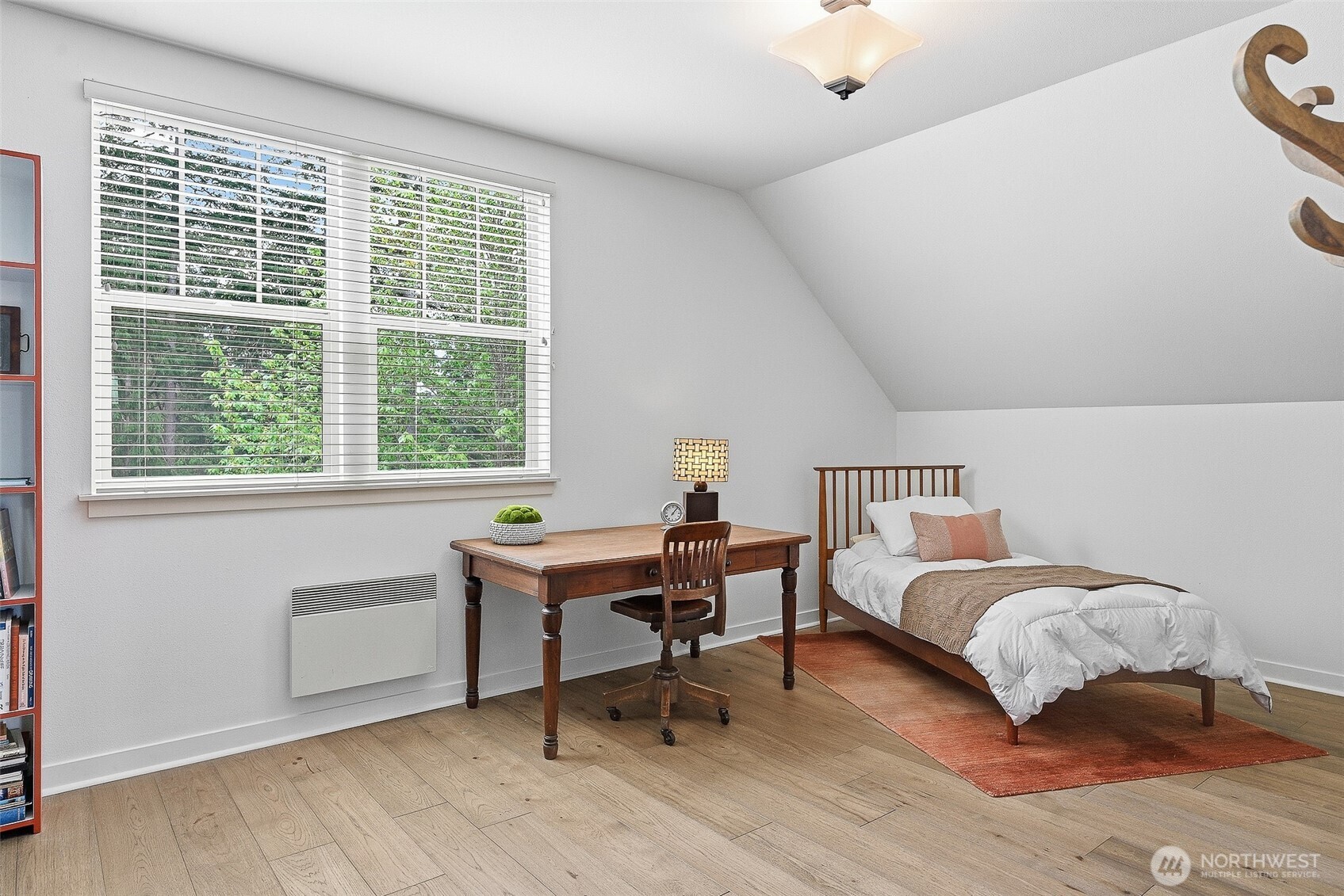 1723 Bungalow Way NE, Poulsbo, WA 98370