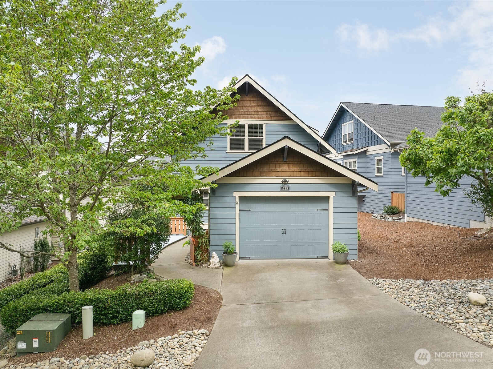 1723 Bungalow Way NE, Poulsbo, WA 98370