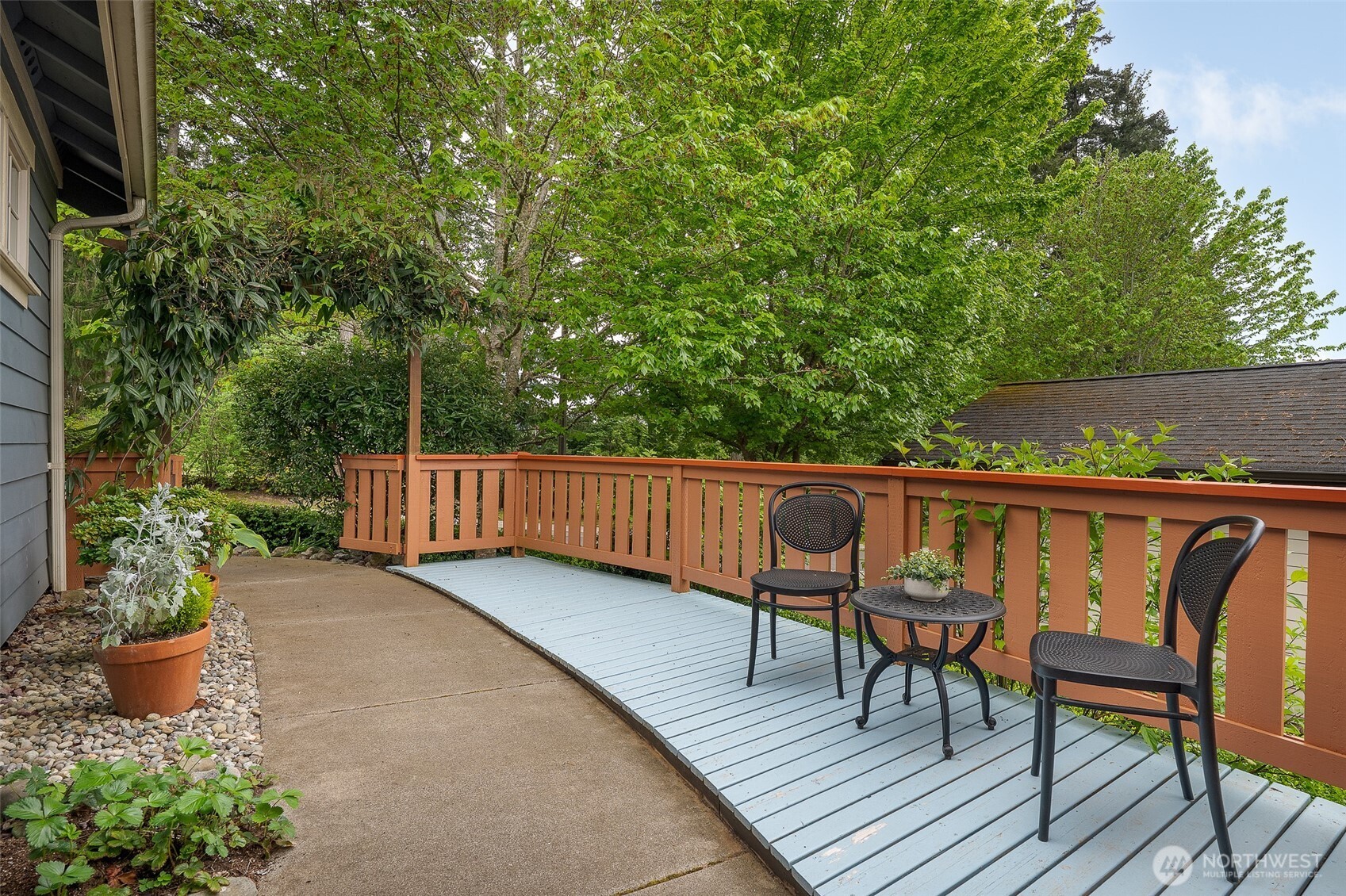 1723 Bungalow Way NE, Poulsbo, WA 98370