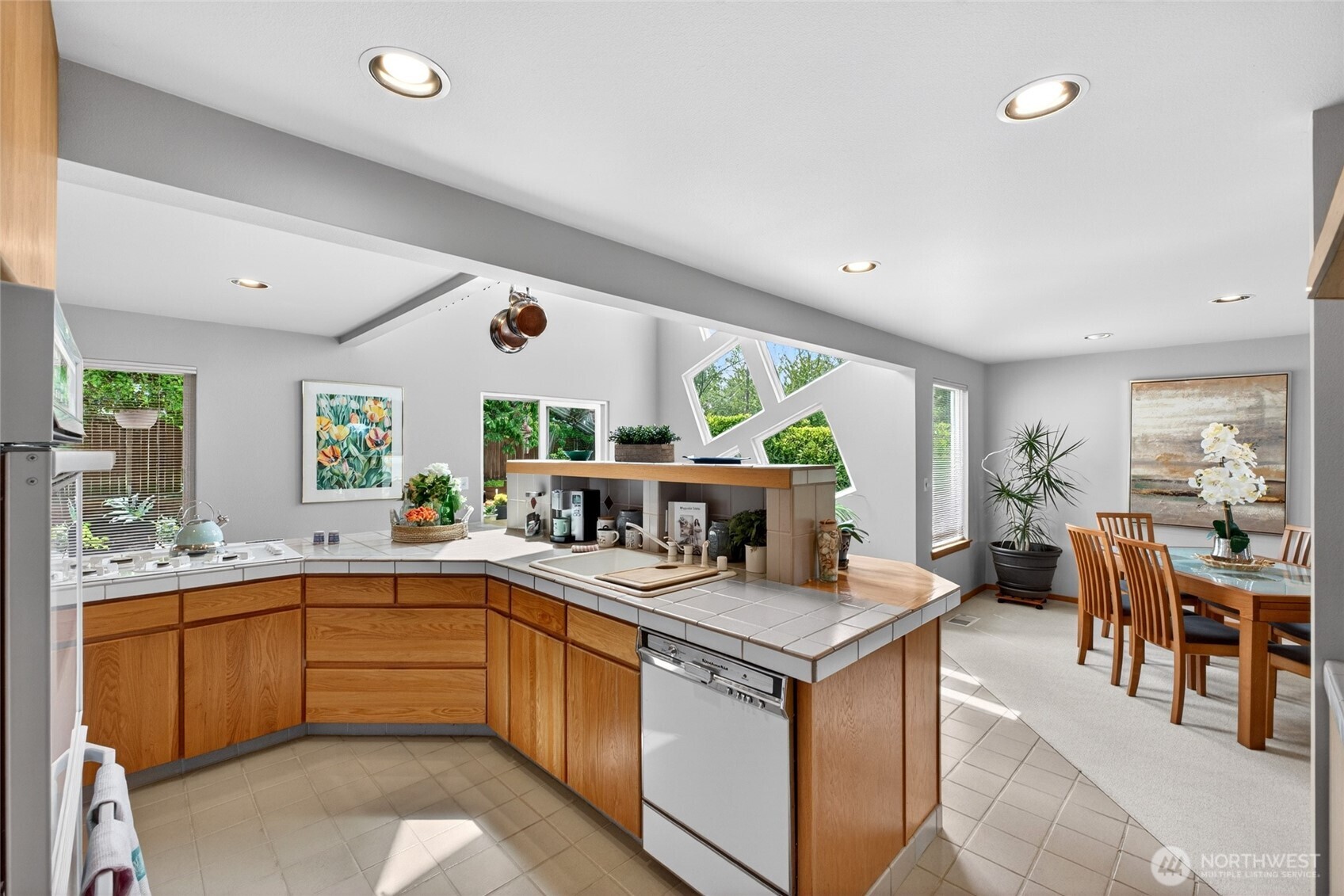 516 Wana Wana Place NE, Tacoma, WA 98422
